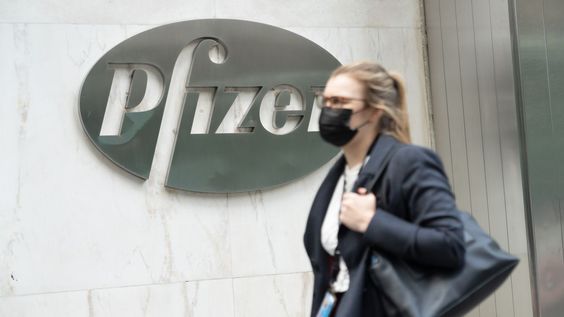 Pfizer предостерегает аллергиков от вакцинации