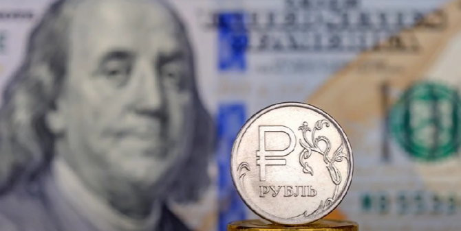 Доллар поднялся выше 80 рублей