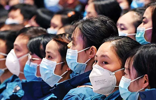Китай готовит огромный изолятор на 14 000 коек для больных Covid-19