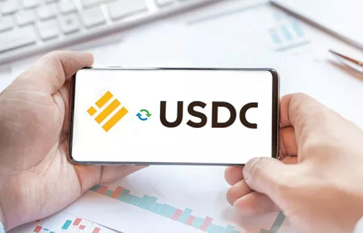 Binance конвертирует USDC клиентов в BUSD