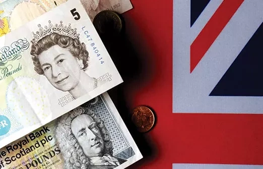 Котировки британской валюты падают