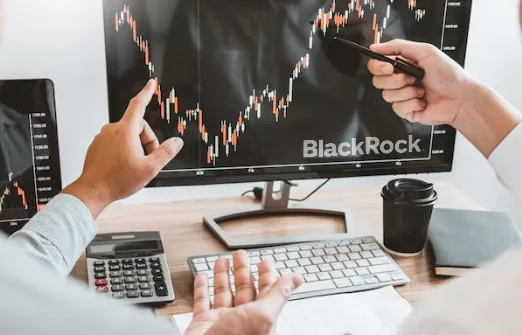 BlackRock рекомендует не спешить с продажей гособлигаций Великобритании