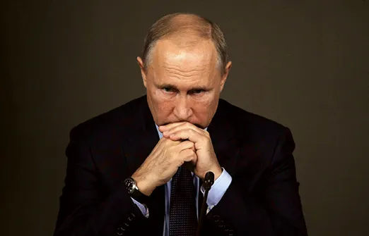 Путин занял жесткую позицию по Украине в интервью Такеру Карлсону