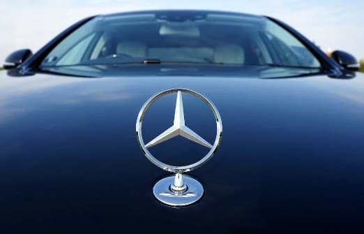 BMW и Mercedes: спад продаж в Китае и пересмотр прогноза