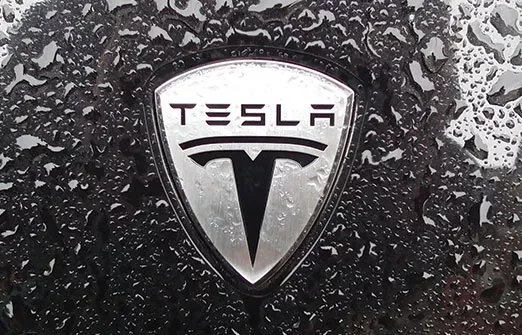 Акции Tesla приближаются к рекорду на фоне запуска роботакси
