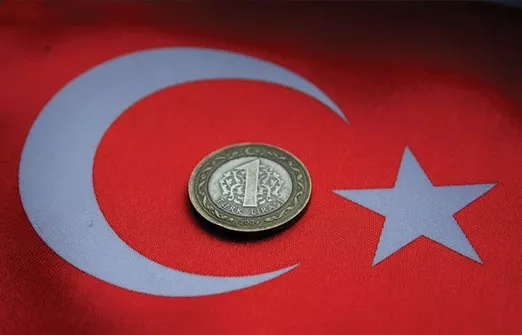 Инфляция в Турции замедляется, но турецкая лира обновляет минимум